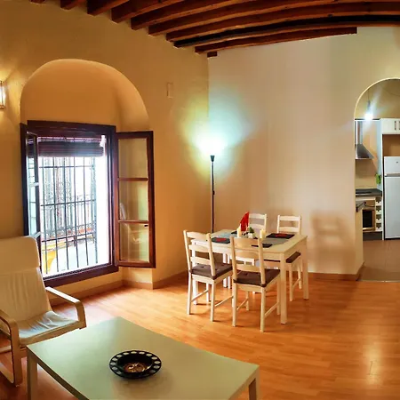 Familiar Juramento Apartment *