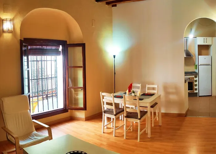 Familiar Juramento アパート *